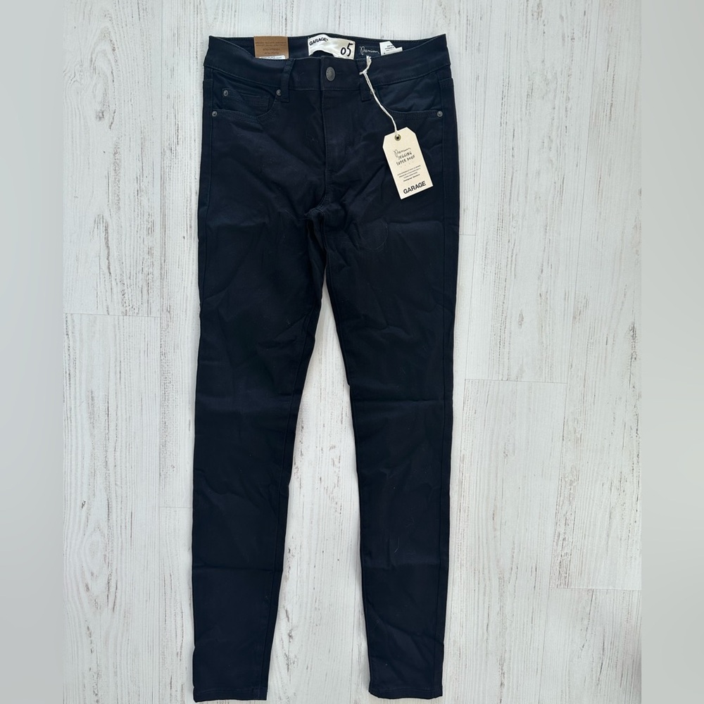 Garage mid rise skinny jean new with tag